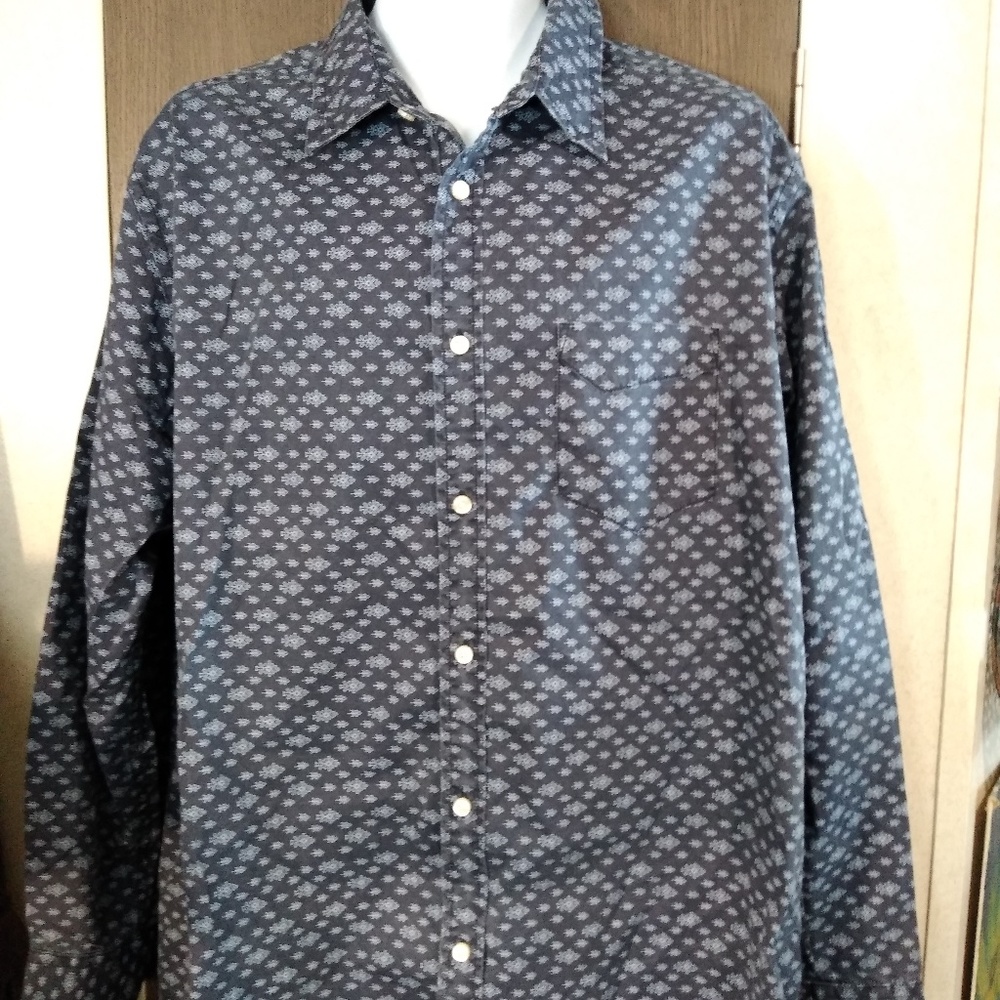 Apode shirt size X Large